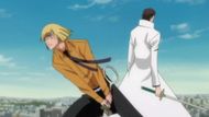 Aizen and Shinji, fighting (Image Credit: Studio Pierrot)